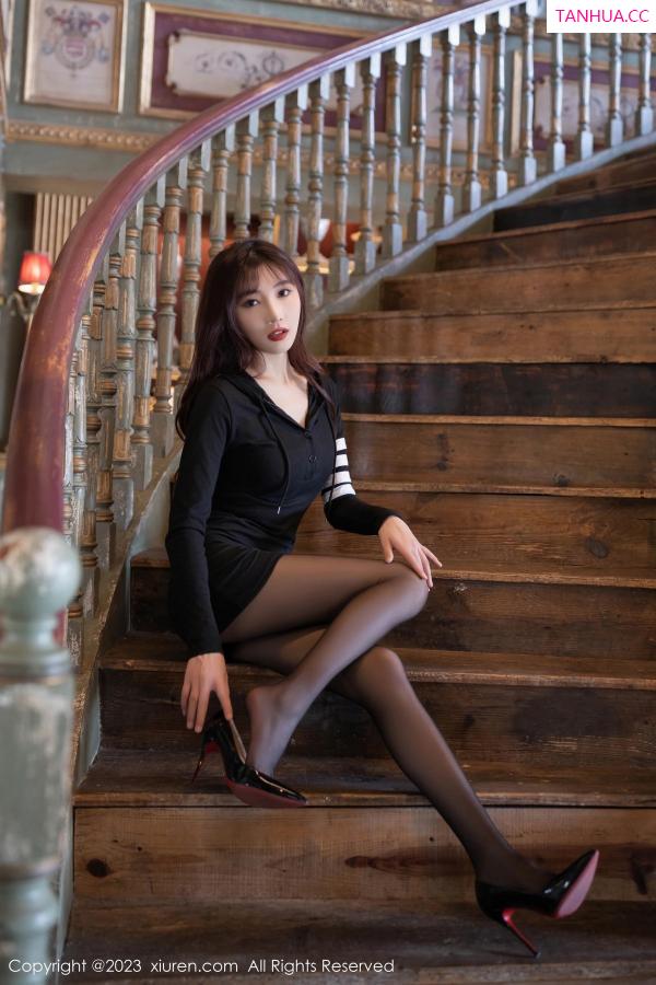 陆萱萱  [XiuRen]高清写真图 2023.06.15 No.6925 陆萱萱 黑丝美腿第4张图片